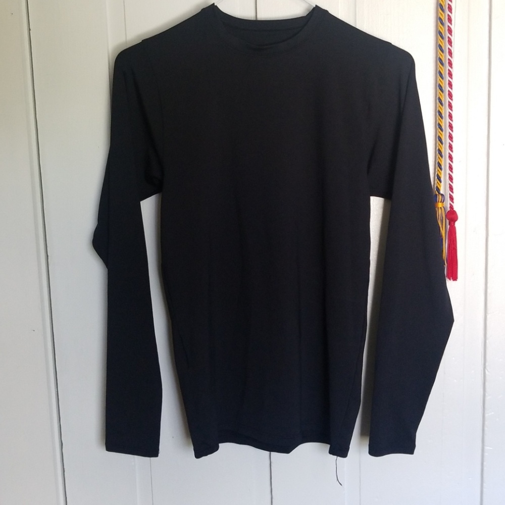 long-sleeved tee for the gym